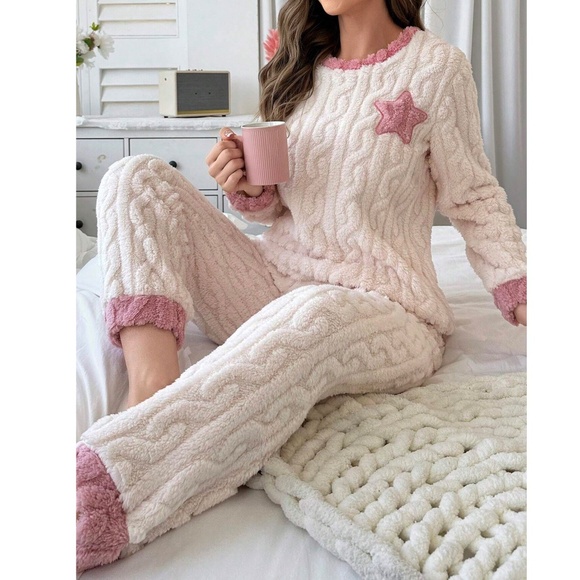 Cozy Teddy Textured Color Block Pajamas Lounge Set - Picture 10 of 13